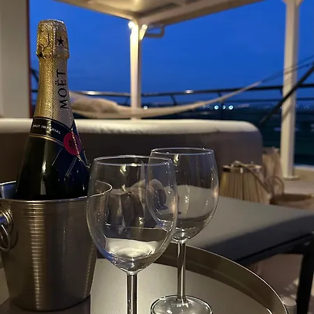 Luxury With Jacuzzi * إبانومي