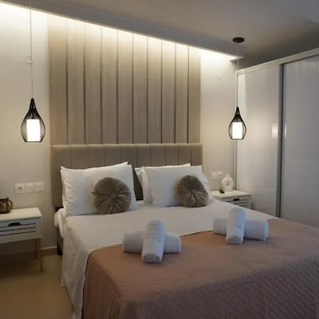 Luxury With Jacuzzi Apartment *