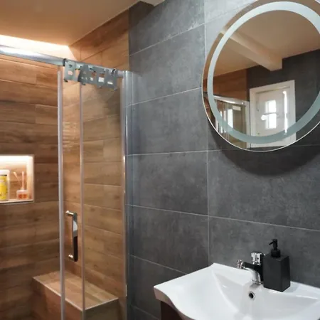 Luxury With Jacuzzi Apartment Palioura