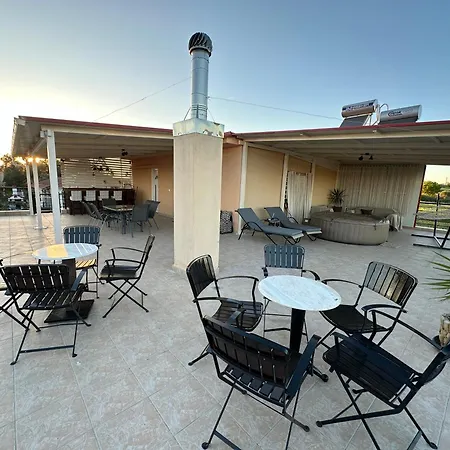 Luxury With Jacuzzi Daire Epanomi