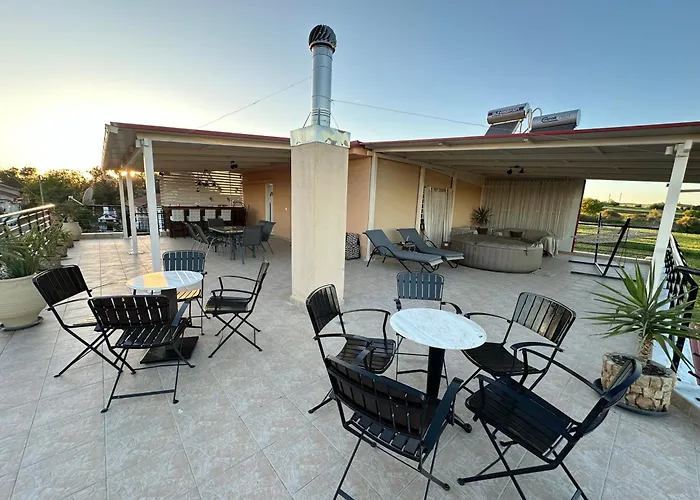 Luxury With Jacuzzi 公寓 埃帕诺米