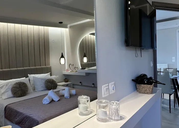 Luxury With Jacuzzi 公寓 埃帕诺米