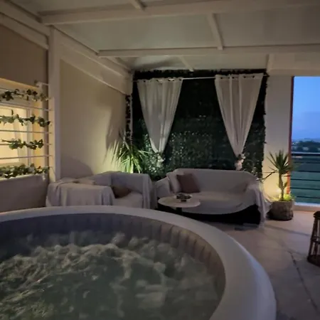 Luxury With Jacuzzi Epanomí